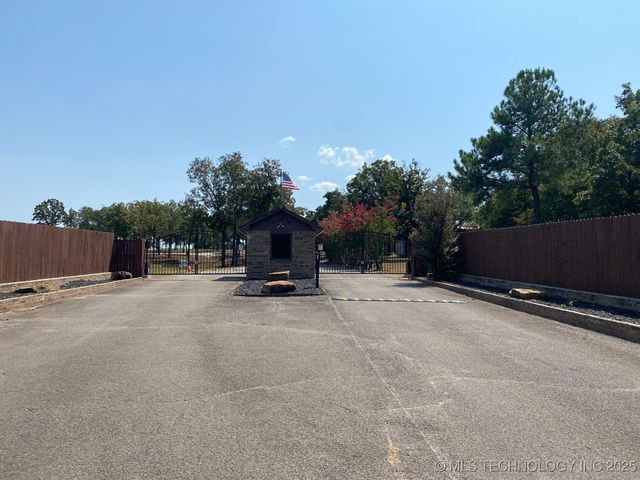 15778 W Forest Road, Park Hill, OK 74451