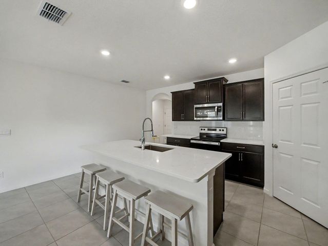 1250 SW Paar Drive, Port St Lucie, FL 34953