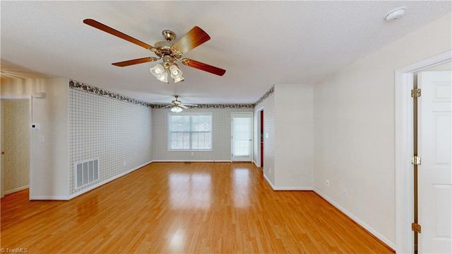 4 BRAXTON Lane, Thomasville, NC 27360