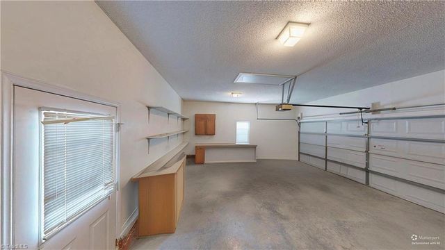 4 BRAXTON Lane, Thomasville, NC 27360