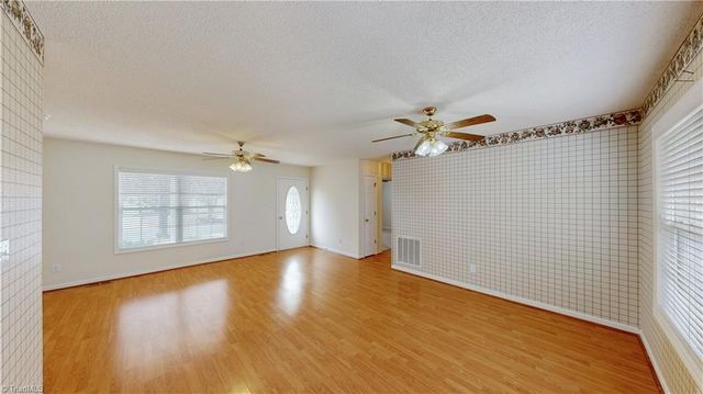 4 BRAXTON Lane, Thomasville, NC 27360