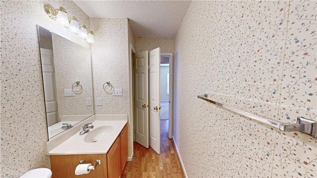 4 BRAXTON Lane, Thomasville, NC 27360