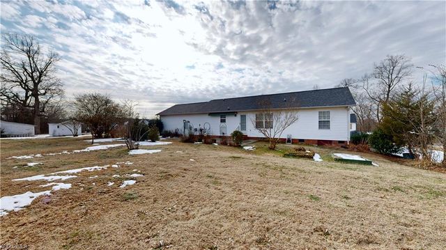 4 BRAXTON Lane, Thomasville, NC 27360