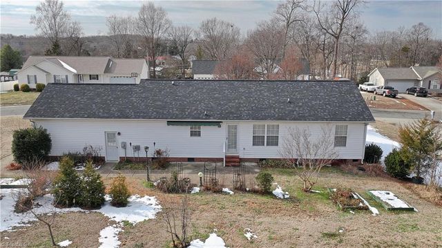 4 BRAXTON Lane, Thomasville, NC 27360