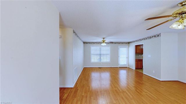 4 BRAXTON Lane, Thomasville, NC 27360