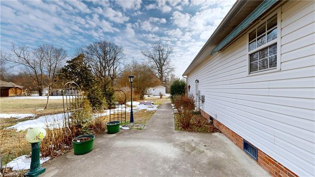 4 BRAXTON Lane, Thomasville, NC 27360