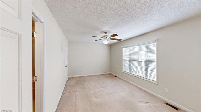 4 BRAXTON Lane, Thomasville, NC 27360