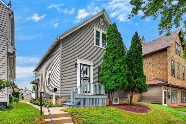 1979 S 10th STREET, Milwaukee, WI 53204