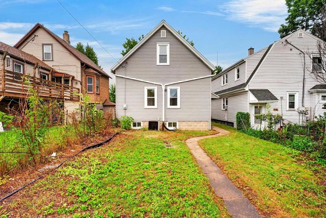 1979 S 10th STREET, Milwaukee, WI 53204