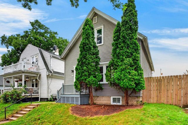 1979 S 10th STREET, Milwaukee, WI 53204