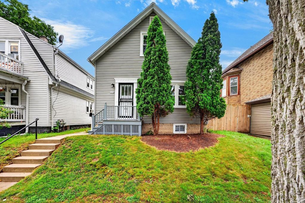 1979 S 10th STREET, Milwaukee, WI 53204