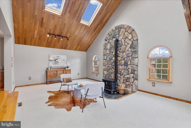 65 FENTON LN, Chesterfield, NJ 08515