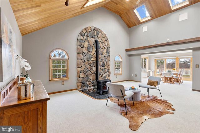 65 FENTON LN, Chesterfield, NJ 08515