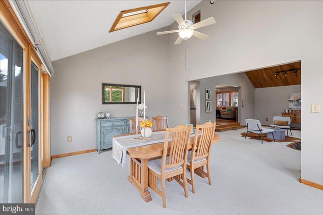 65 FENTON LN, Chesterfield, NJ 08515