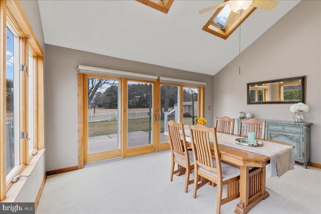 65 FENTON LN, Chesterfield, NJ 08515