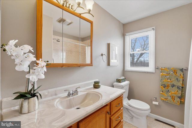 65 FENTON LN, Chesterfield, NJ 08515