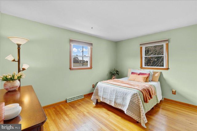 65 FENTON LN, Chesterfield, NJ 08515