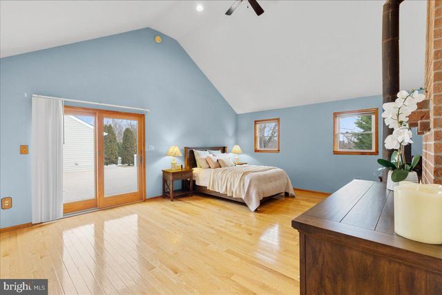 65 FENTON LN, Chesterfield, NJ 08515