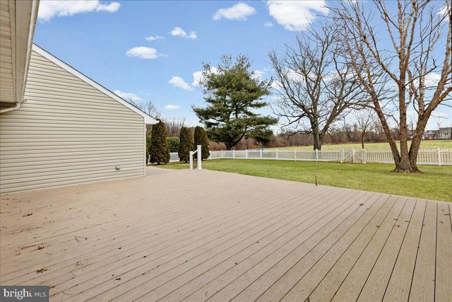 65 FENTON LN, Chesterfield, NJ 08515