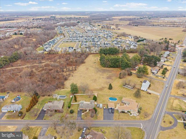 65 FENTON LN, Chesterfield, NJ 08515