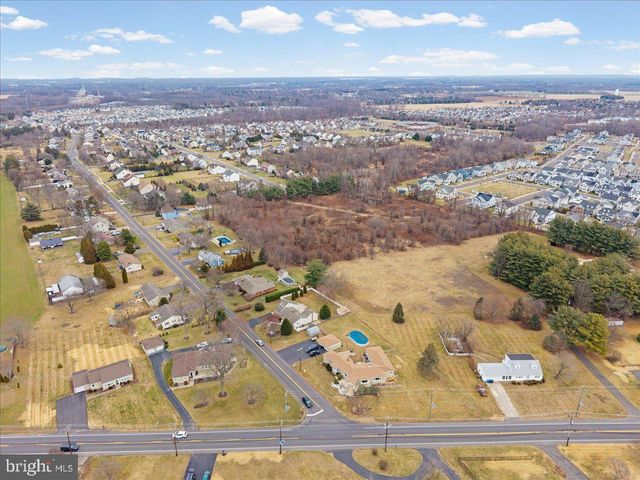 65 FENTON LN, Chesterfield, NJ 08515