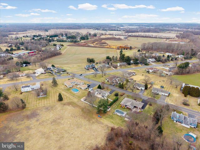 65 FENTON LN, Chesterfield, NJ 08515