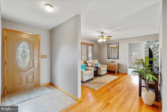 65 FENTON LN, Chesterfield, NJ 08515