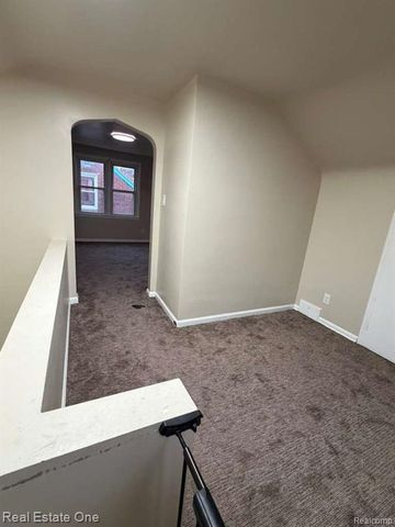 6835 Rosemont Avenue, Detroit, MI 48228