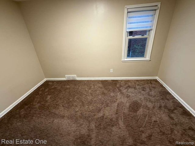 6835 Rosemont Avenue, Detroit, MI 48228