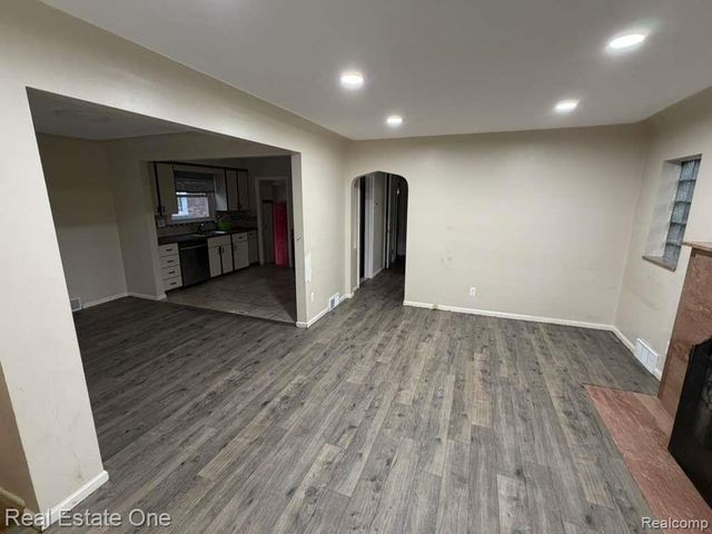 6835 Rosemont Avenue, Detroit, MI 48228
