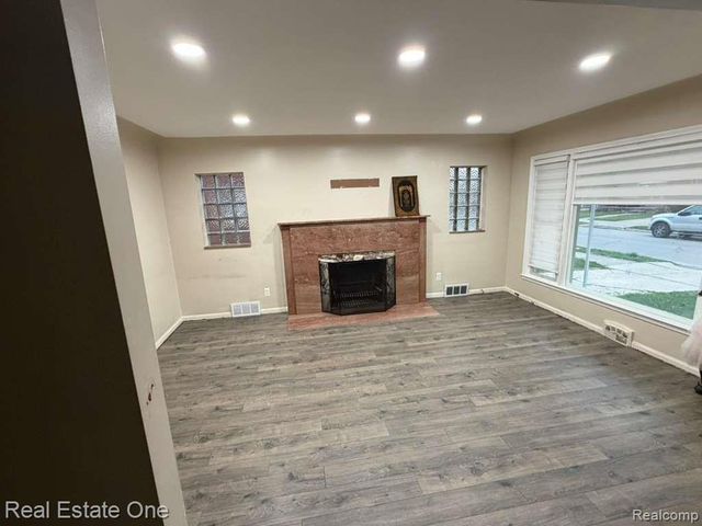6835 Rosemont Avenue, Detroit, MI 48228