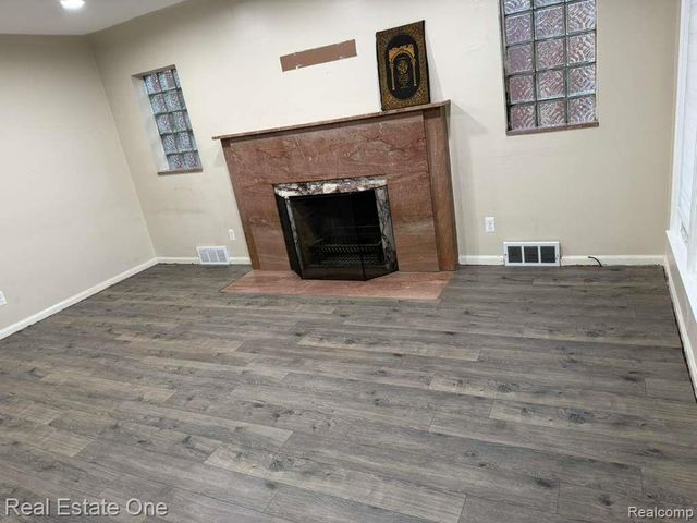 6835 Rosemont Avenue, Detroit, MI 48228