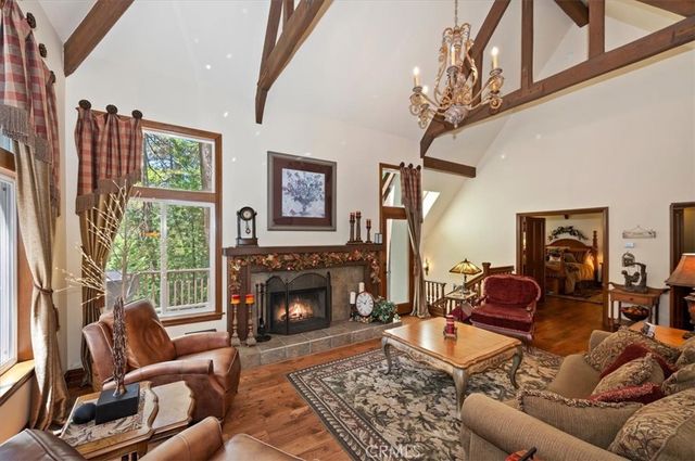 400 Merrimack Drive, Lake Arrowhead, CA 92352