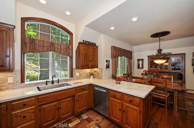 400 Merrimack Drive, Lake Arrowhead, CA 92352