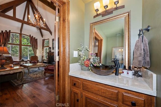 400 Merrimack Drive, Lake Arrowhead, CA 92352