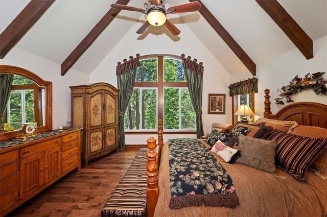 400 Merrimack Drive, Lake Arrowhead, CA 92352