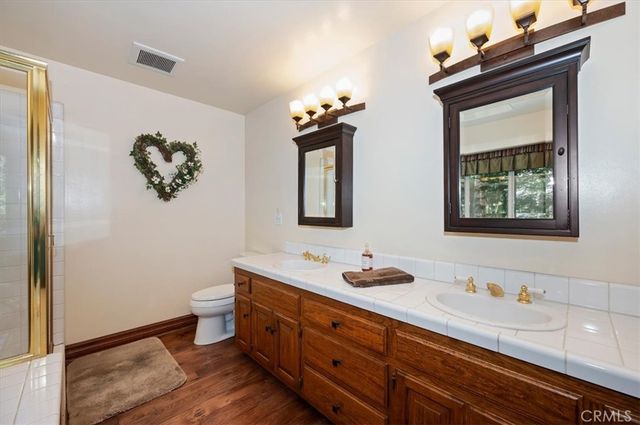 400 Merrimack Drive, Lake Arrowhead, CA 92352