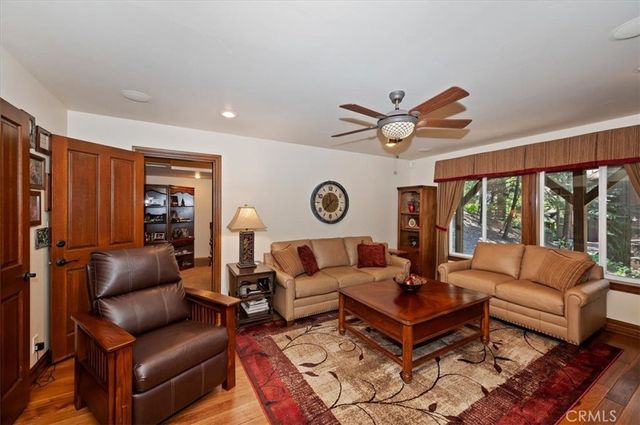 400 Merrimack Drive, Lake Arrowhead, CA 92352