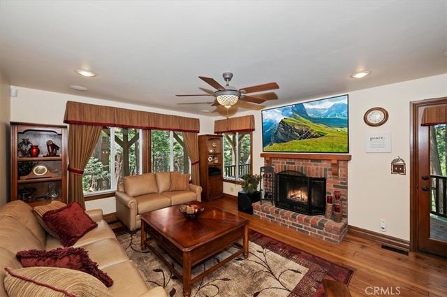 400 Merrimack Drive, Lake Arrowhead, CA 92352