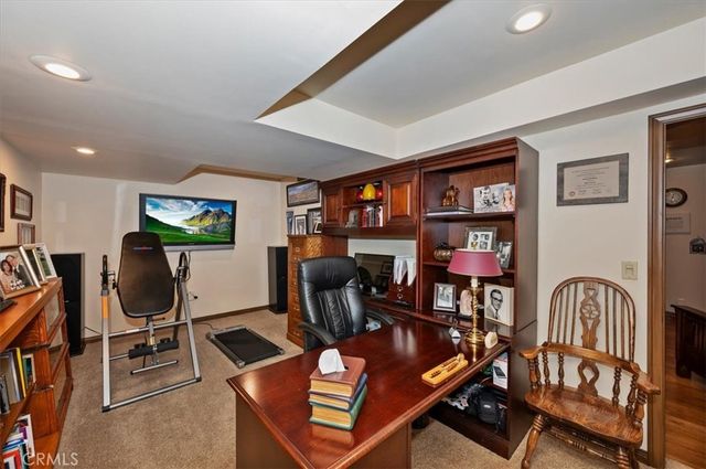 400 Merrimack Drive, Lake Arrowhead, CA 92352