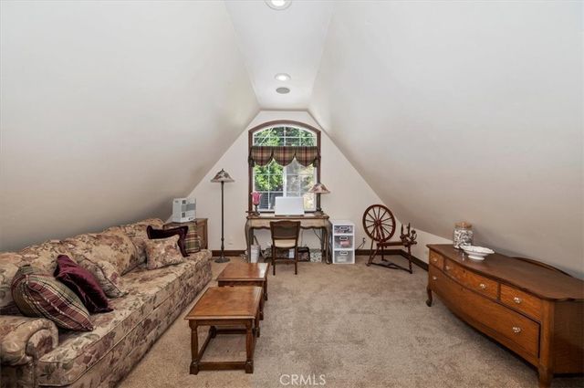 400 Merrimack Drive, Lake Arrowhead, CA 92352