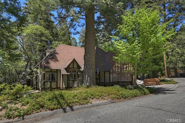 400 Merrimack Drive, Lake Arrowhead, CA 92352