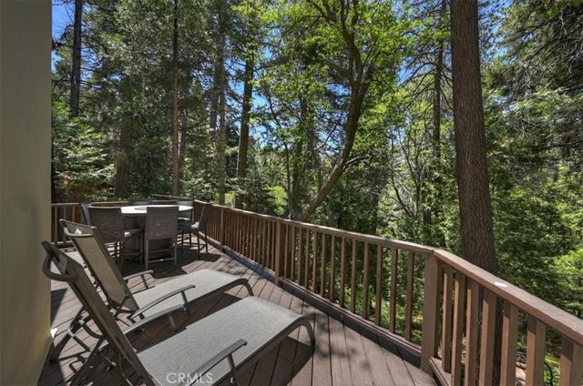 400 Merrimack Drive, Lake Arrowhead, CA 92352