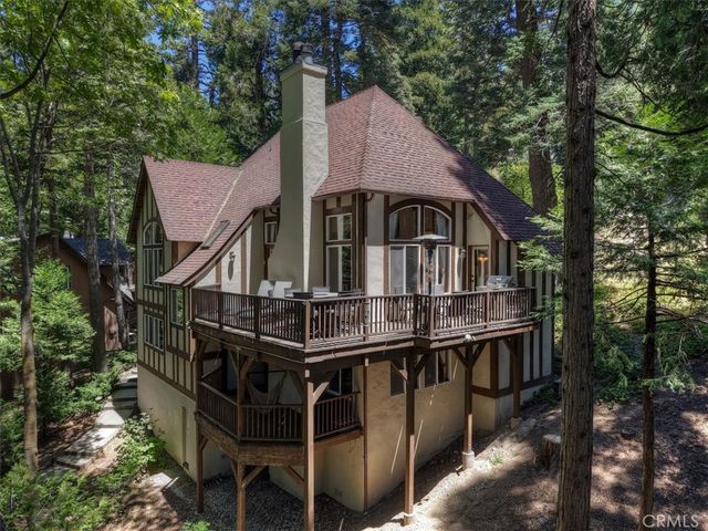 400 Merrimack Drive, Lake Arrowhead, CA 92352