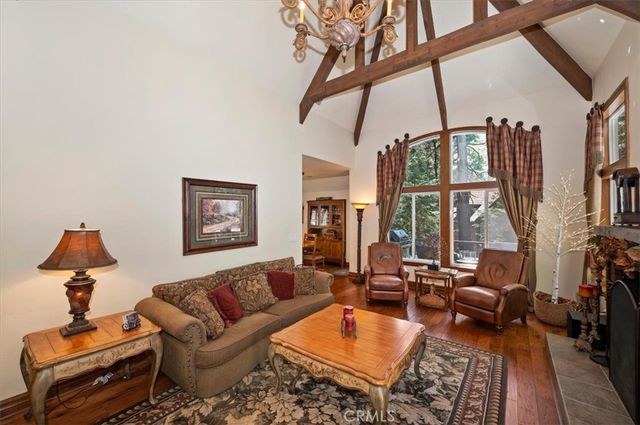 400 Merrimack Drive, Lake Arrowhead, CA 92352