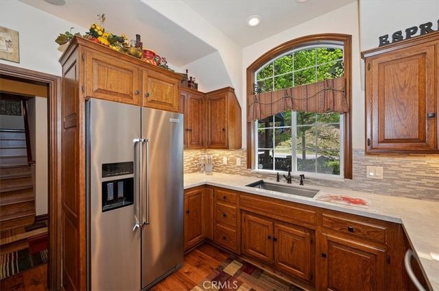 400 Merrimack Drive, Lake Arrowhead, CA 92352