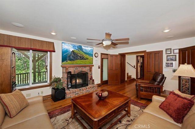 400 Merrimack Drive, Lake Arrowhead, CA 92352