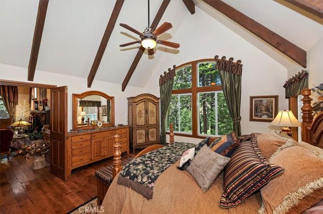 400 Merrimack Drive, Lake Arrowhead, CA 92352