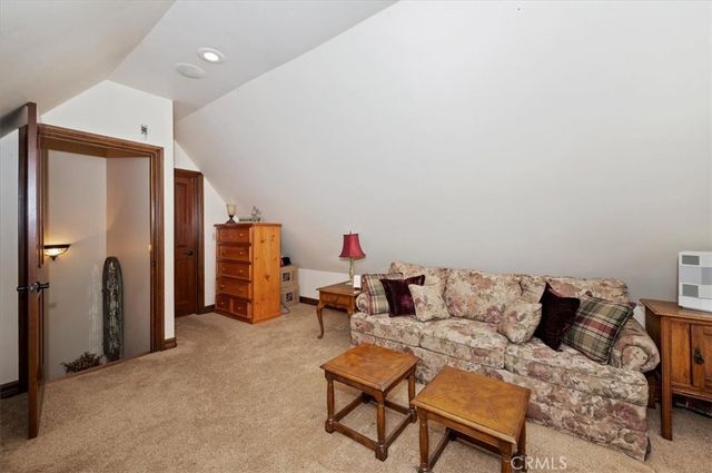 400 Merrimack Drive, Lake Arrowhead, CA 92352