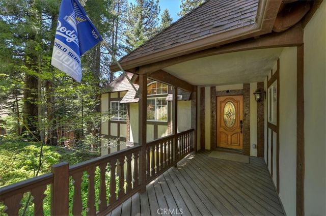 400 Merrimack Drive, Lake Arrowhead, CA 92352